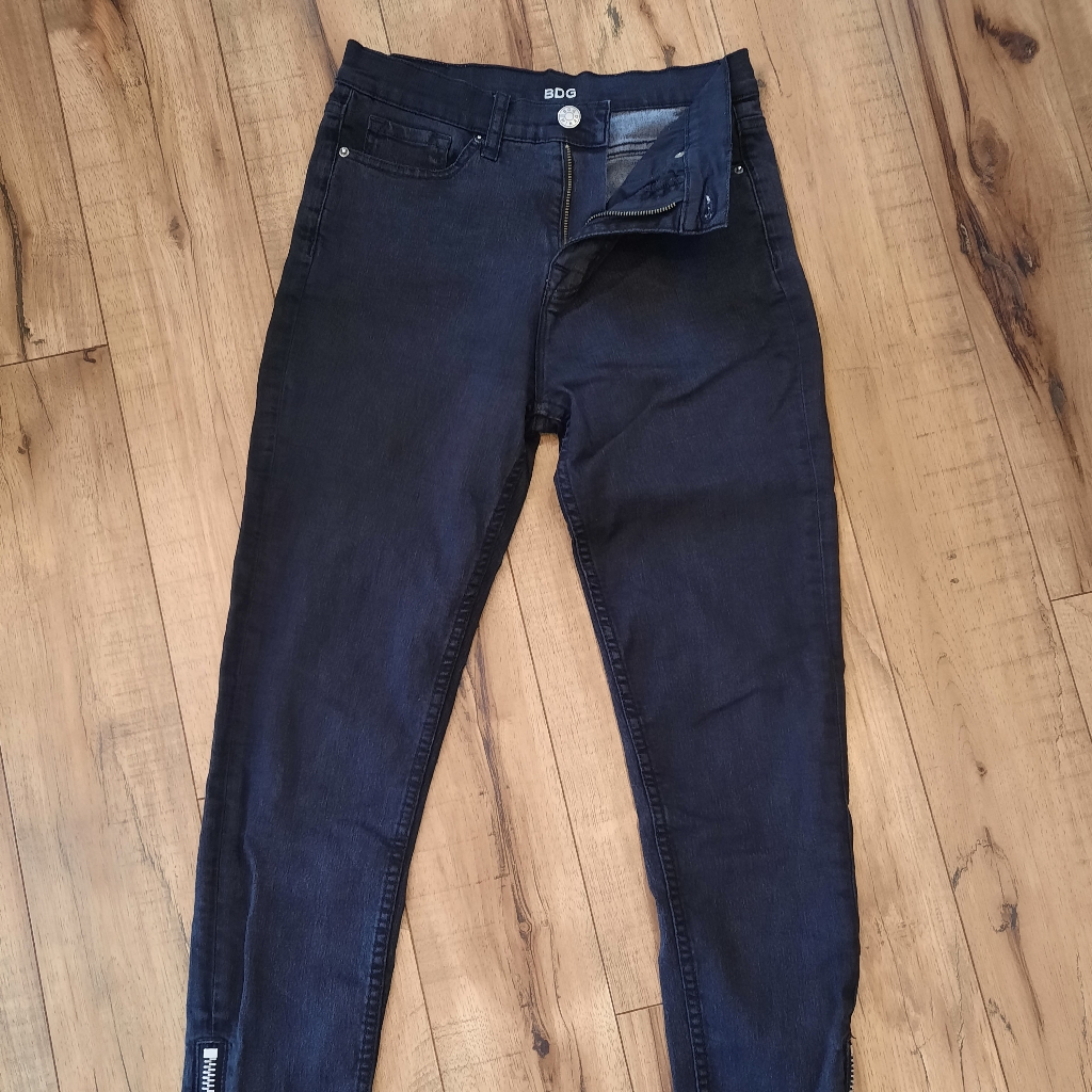 Ankle Zip Skinny Jeans